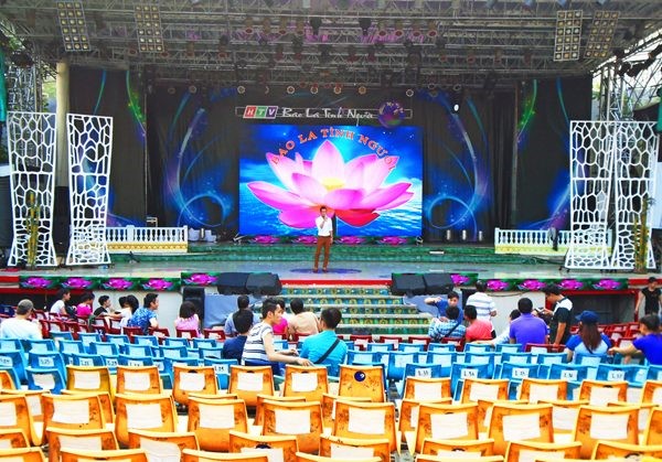 màn hình led p5 show bao la tình người