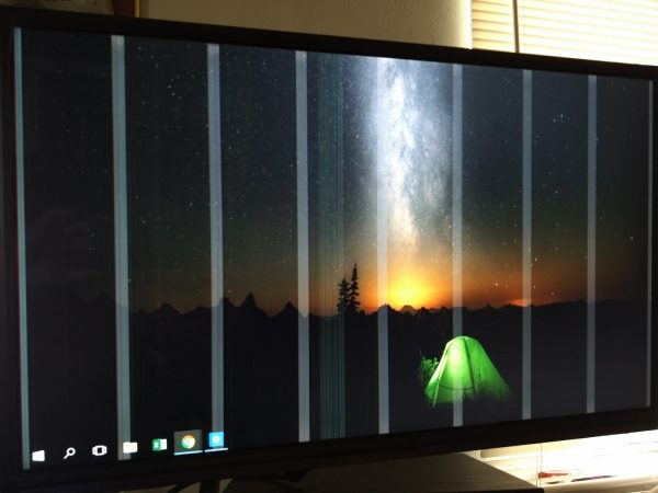 màn hình laptop bị sọc