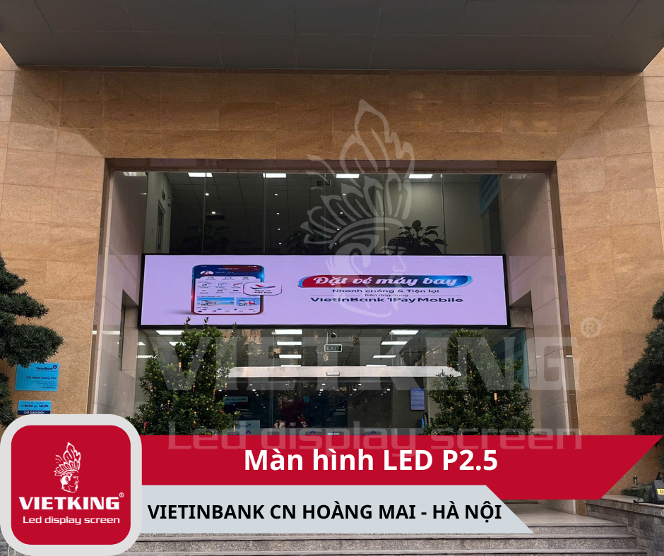Màn hình led ngay cổng chính giúp làm nổi bật mặt tiền ngân hàng