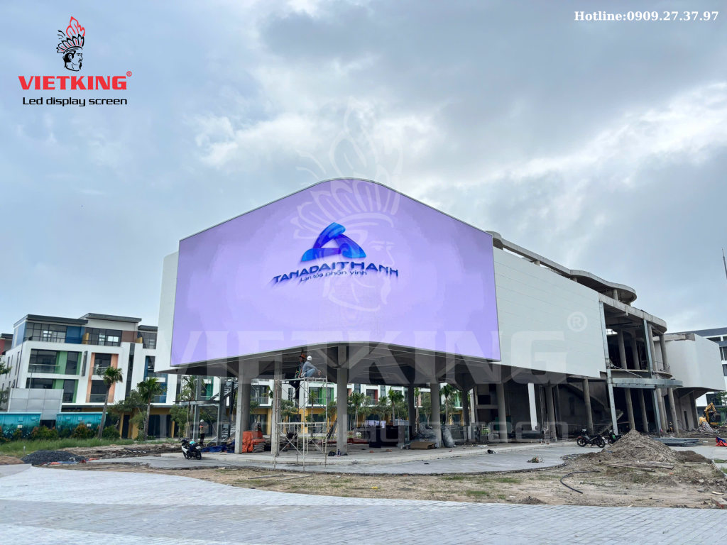 Màn hình LED P5 hiển thị nội dung quảng cáo ngoài trời tại Phú Quốc