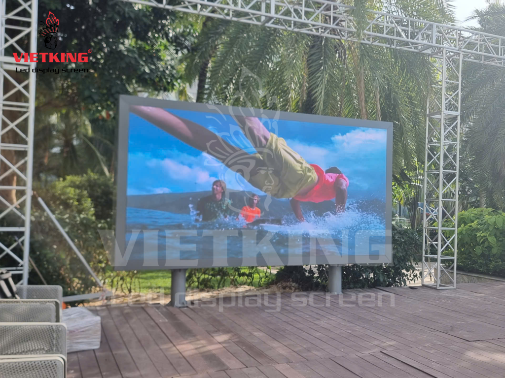 Màn hình LED P3.9 ngoài trời hiển thị quảng cáo tại Corona Phú Quốc