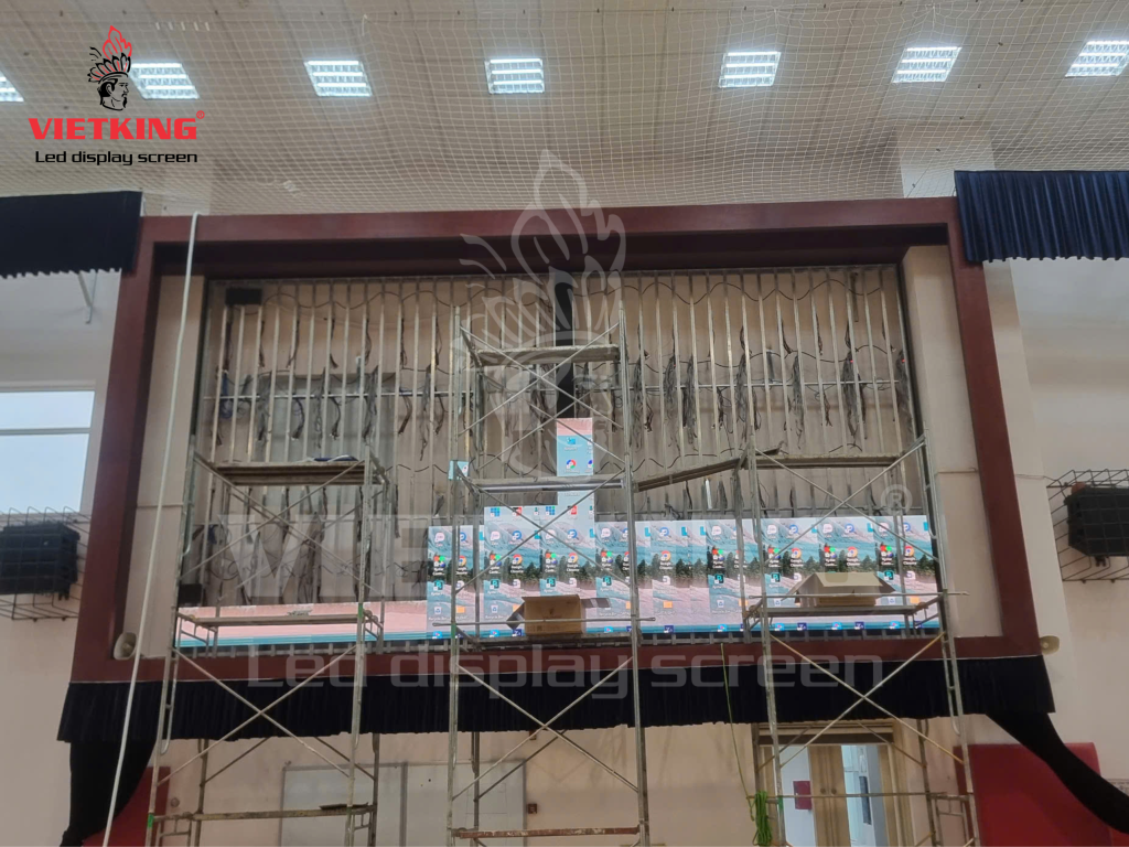 Thi công màn hình LED trong nhà tại hội trường BVIS
