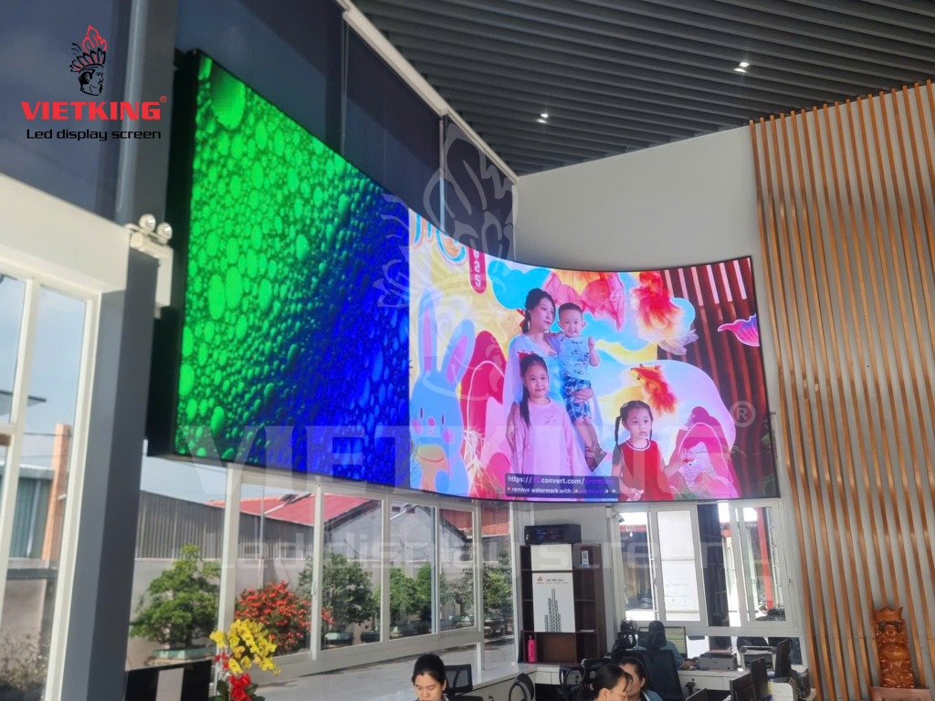 Bàn giao dự án màn hình LED cong tại Showroom Gò Công