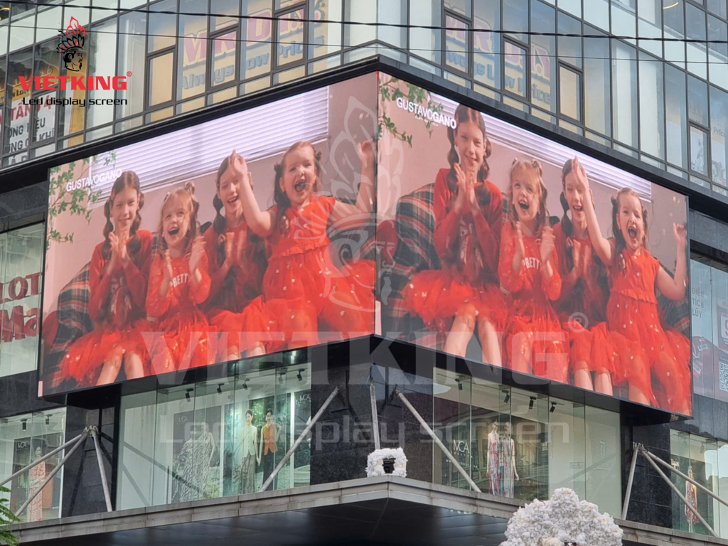 Màn hình LED P5 Outdoor kích thước 20.8m x 5.28m tại Tòa nhà Thanh Yến Nha Trang