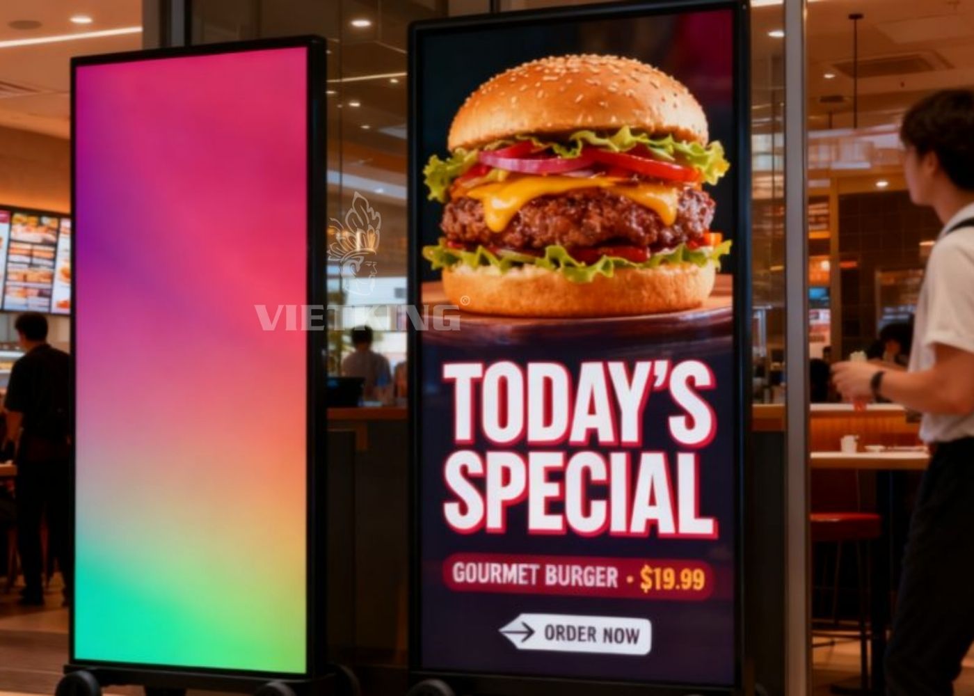Lắp đặt digital screen quảng cáo thực đơn tại lối ra vào 