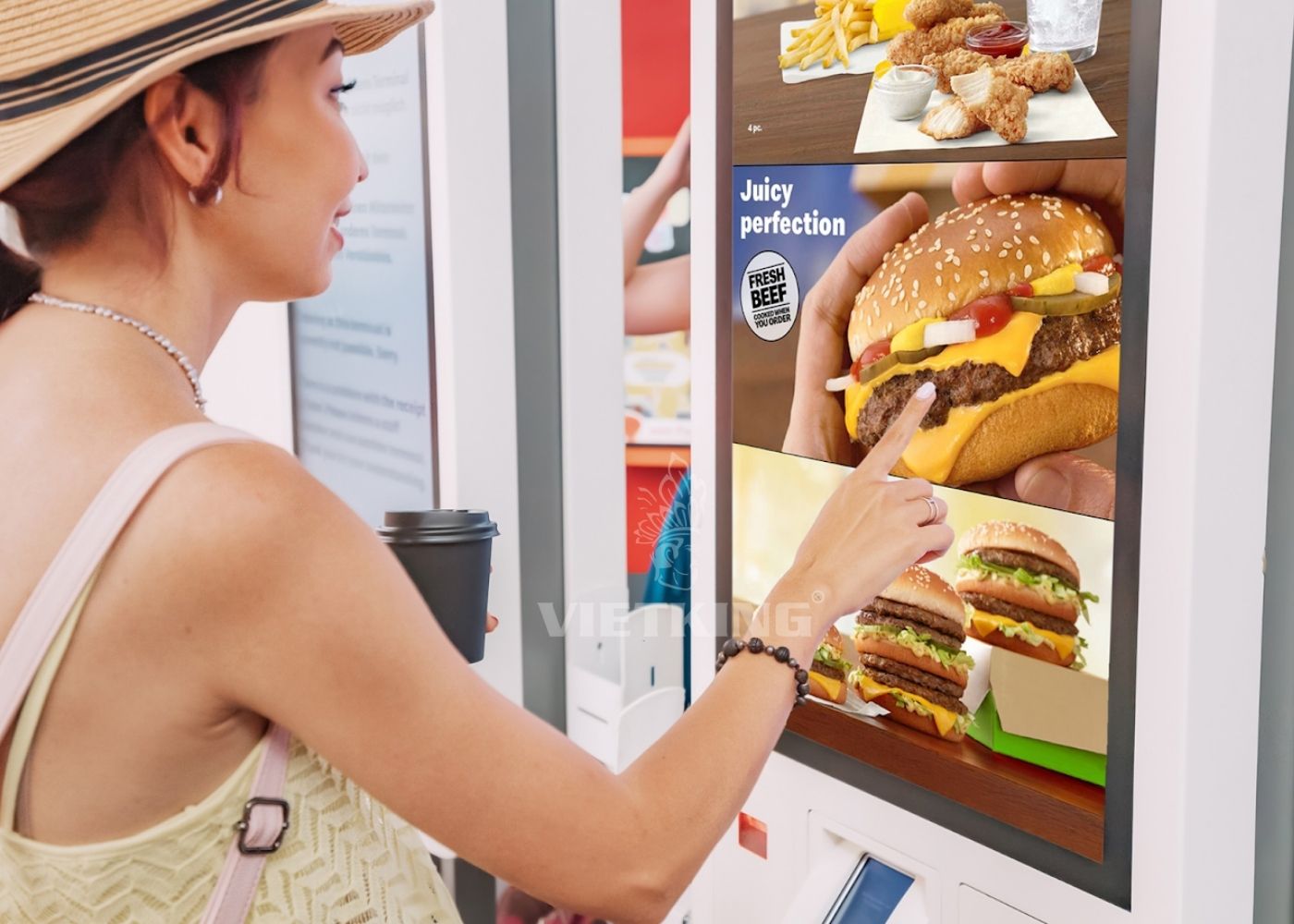 Màn hình cảm ứng tương tác cho ngành F&B