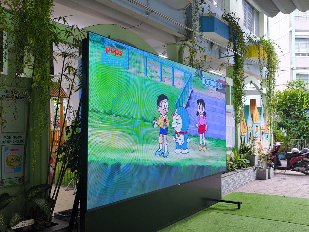 màn hình LED P3 indoor có bánh xe di động