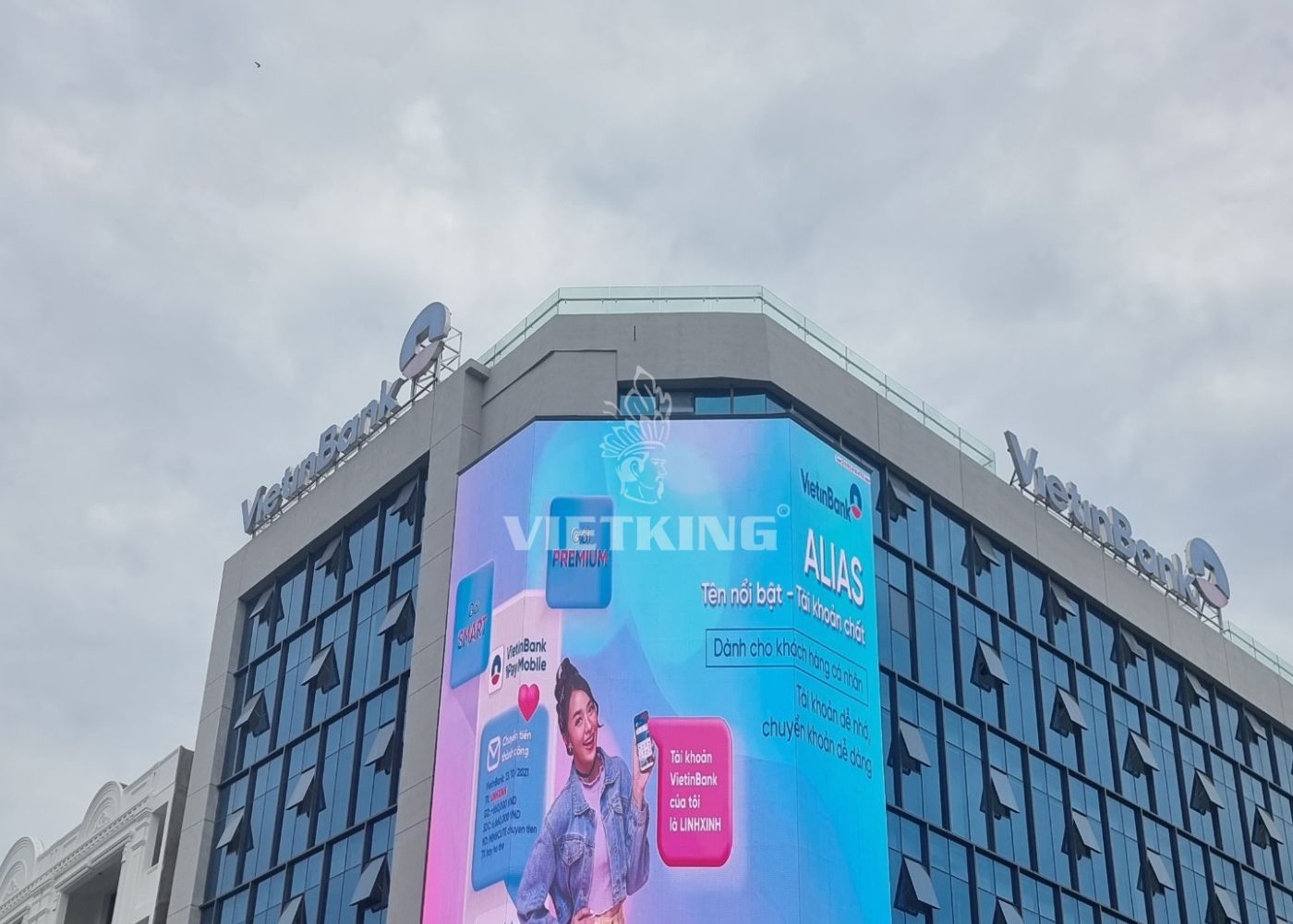 Các yếu tố ảnh hưởng đến độ tương phản của màn hình LED