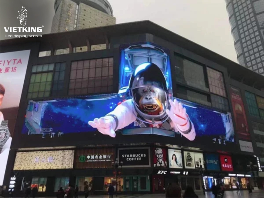 Biển quảng cáo 3D sống động và chân thật hơn Khác biệt giữa màn hình LED thông thường và màn hình LED 3D
Trái với màn hình LED phẳng thông thường chỉ hiển thị hình ảnh/video từ một