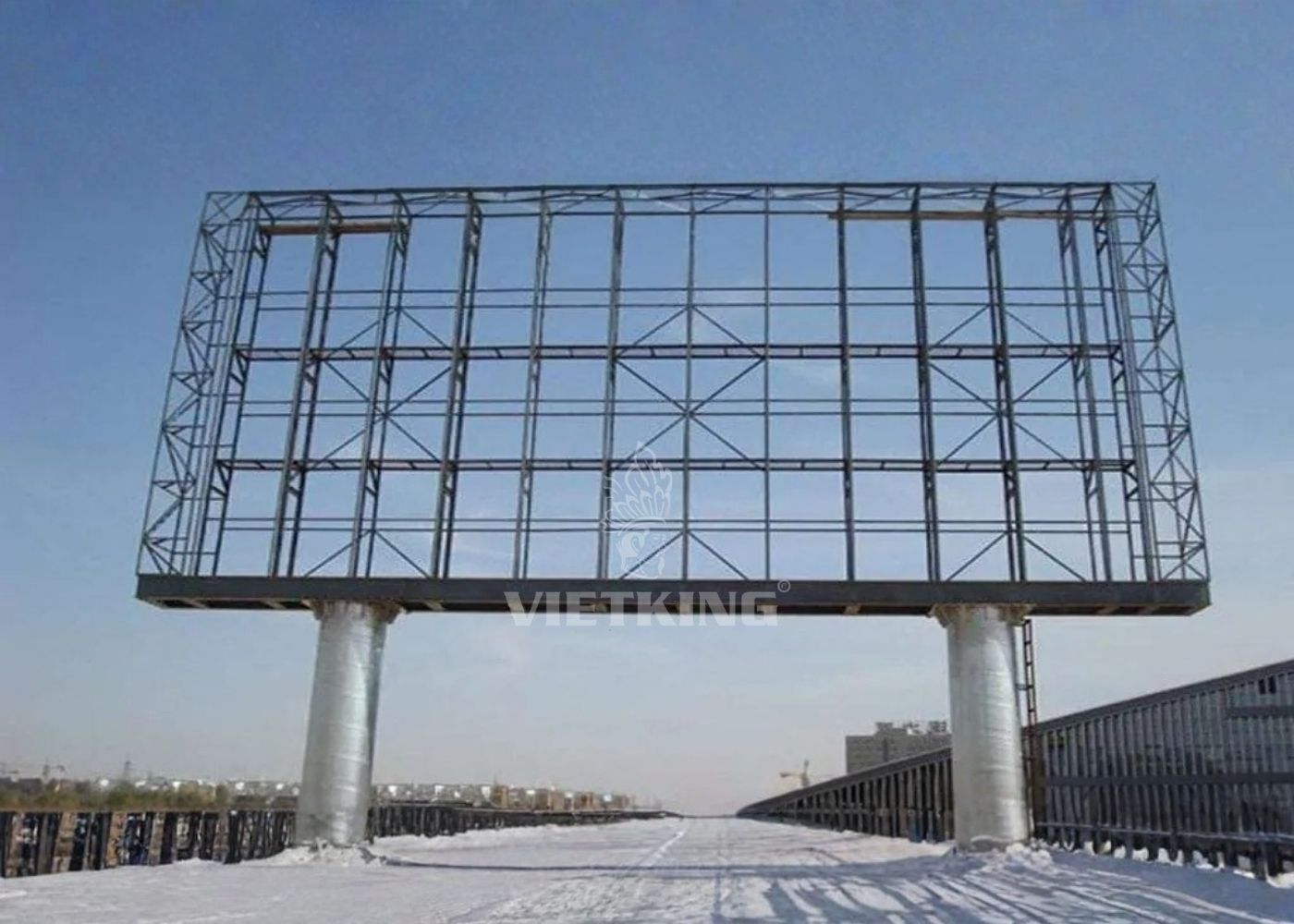 Hợp kim nhôm, thép không gỉ