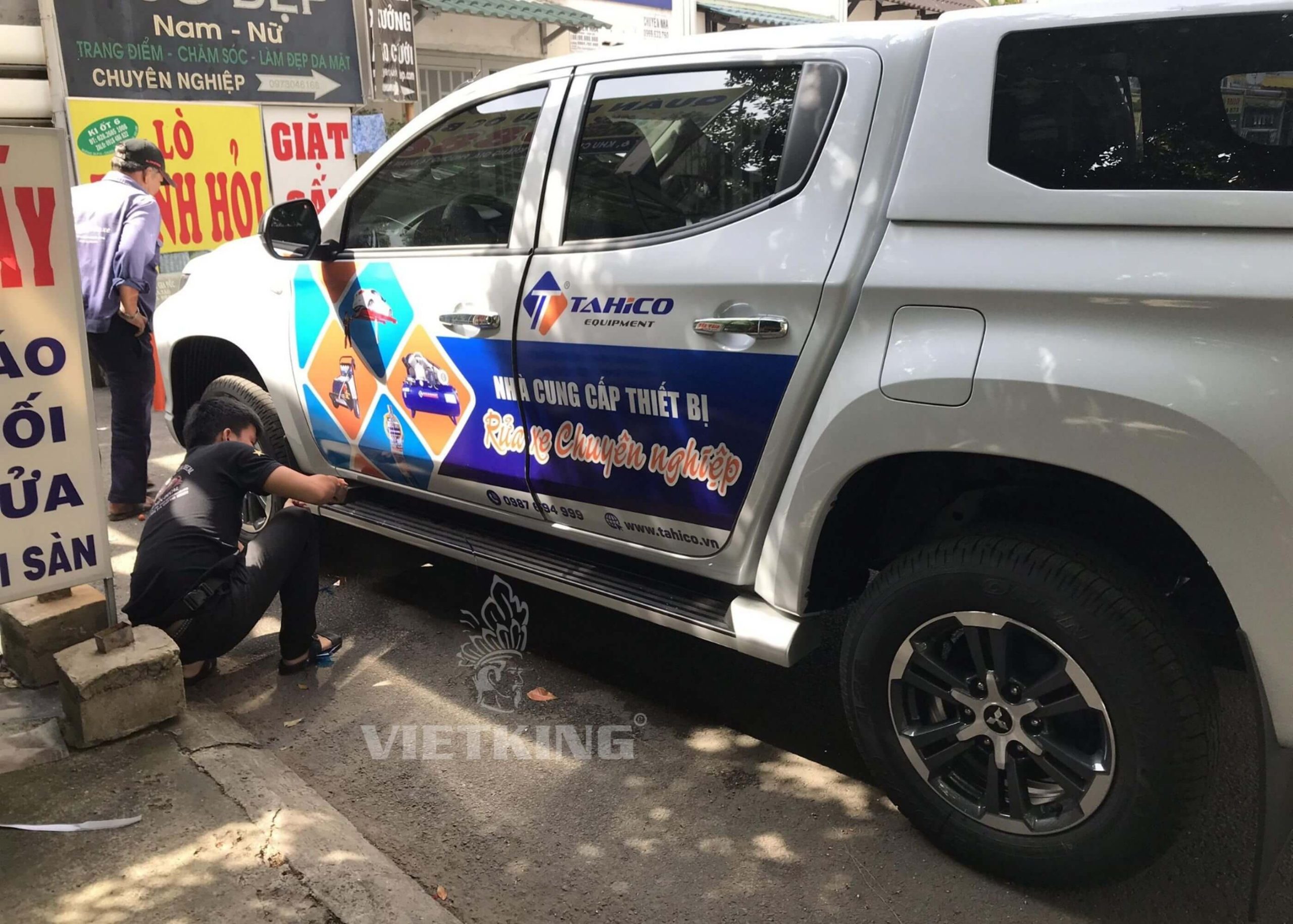 Quy định về biển quảng cáo ngoài trời trên các phương tiện