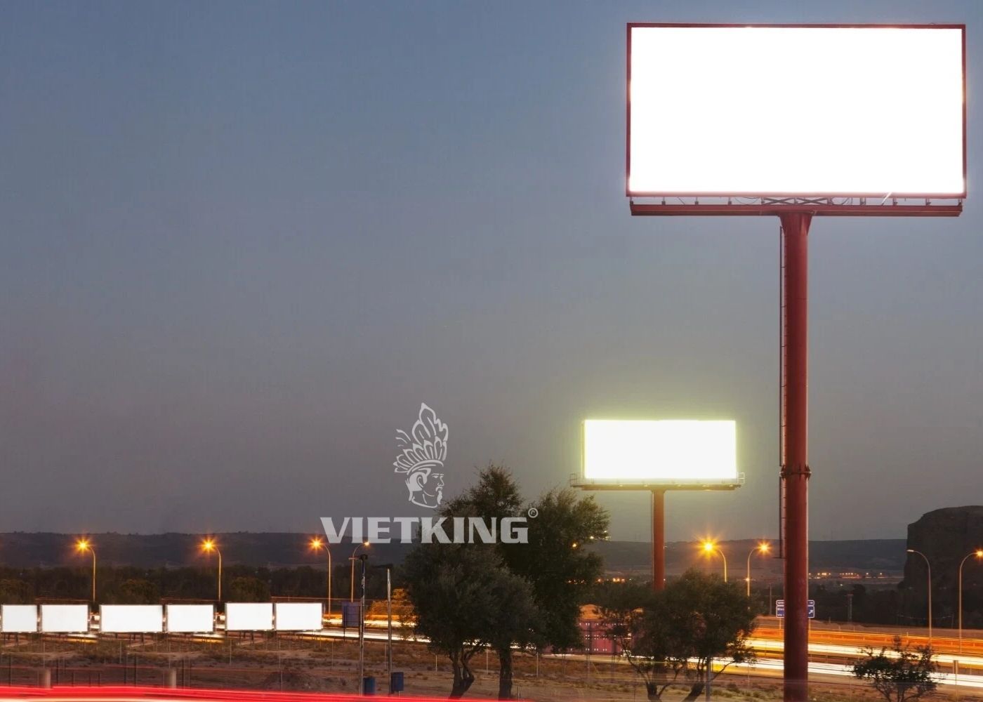 Màn LED indoor xuất hiện hiện tượng mờ hoặc lóa ảnh khi tiếp xúc ánh sáng mạnh ngoài trời Độ sáng