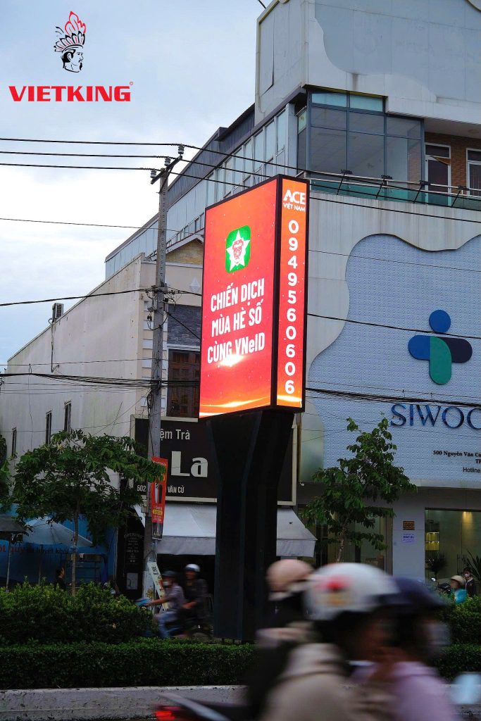 Màn hình LED P4 Outdoor 4 mặt hiển thị nội dung truyền thông tại Cần Thơ